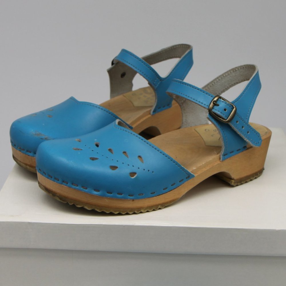 Sven Swedish Mary Jane Clogs Leaf Punch Mid Heels, Robin's Egg Blue